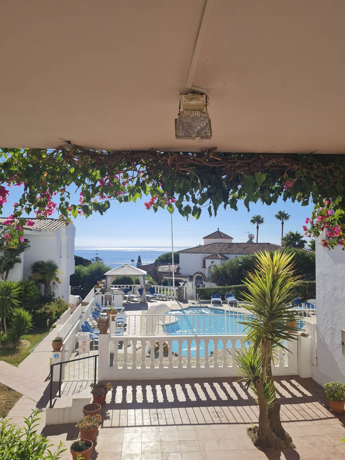 2 Bed Apartment for sale in La Duquesa Costa Del Sol, Málaga, Spain