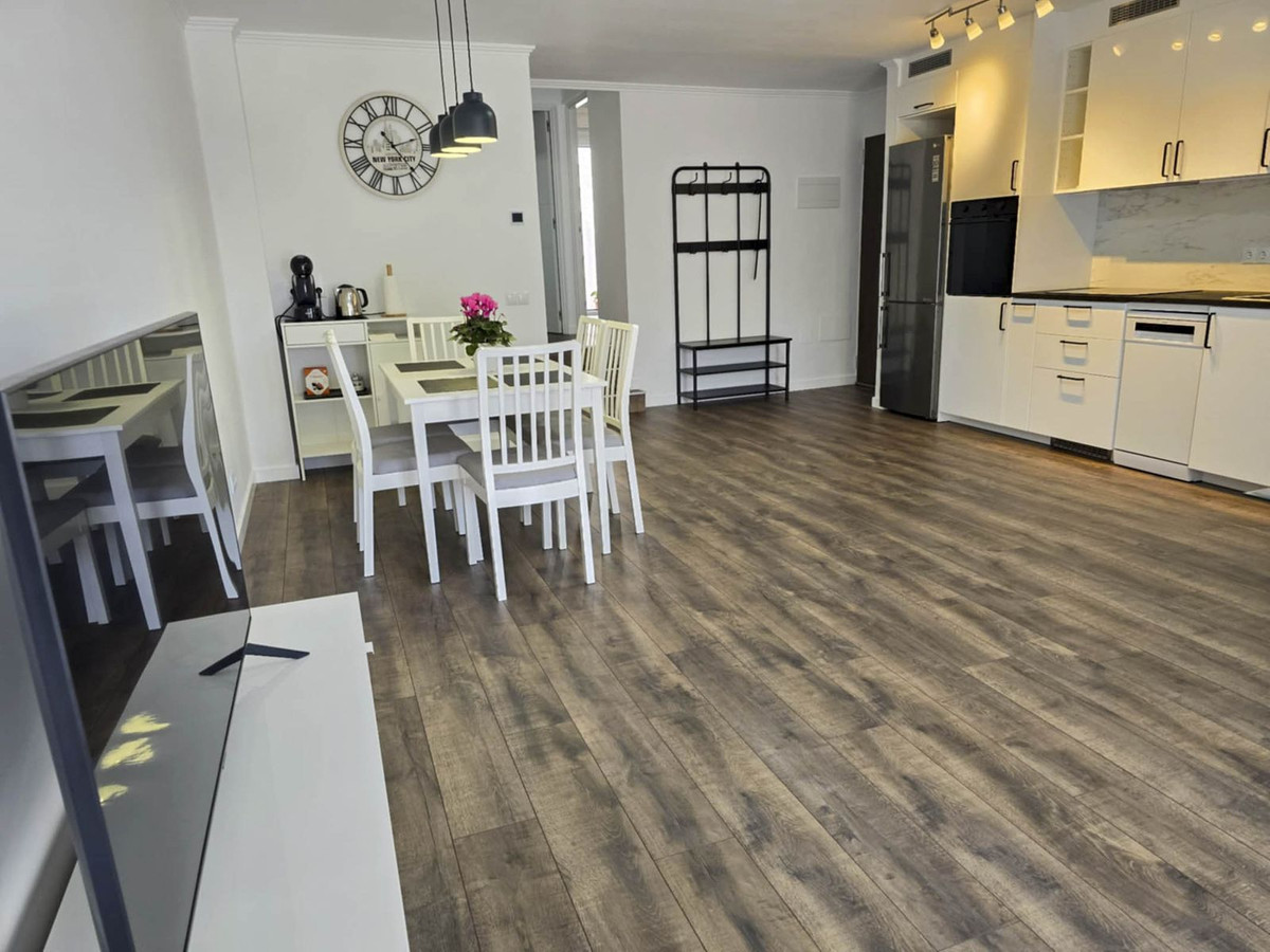 2 Bed Apartment for sale in La Duquesa Costa Del Sol, Málaga, Spain
