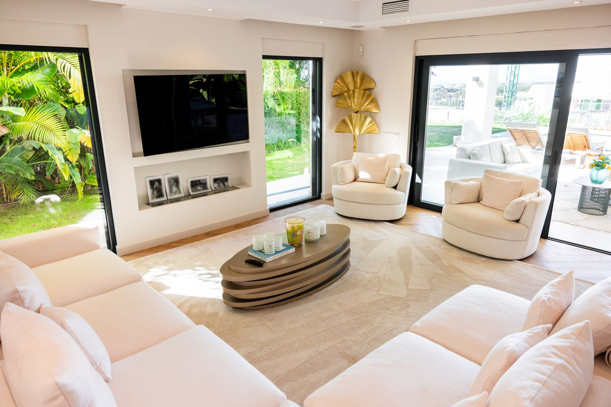 Se vende Villa - Chalet de 6 dormitorios en Costa Del Sol, Málaga, España