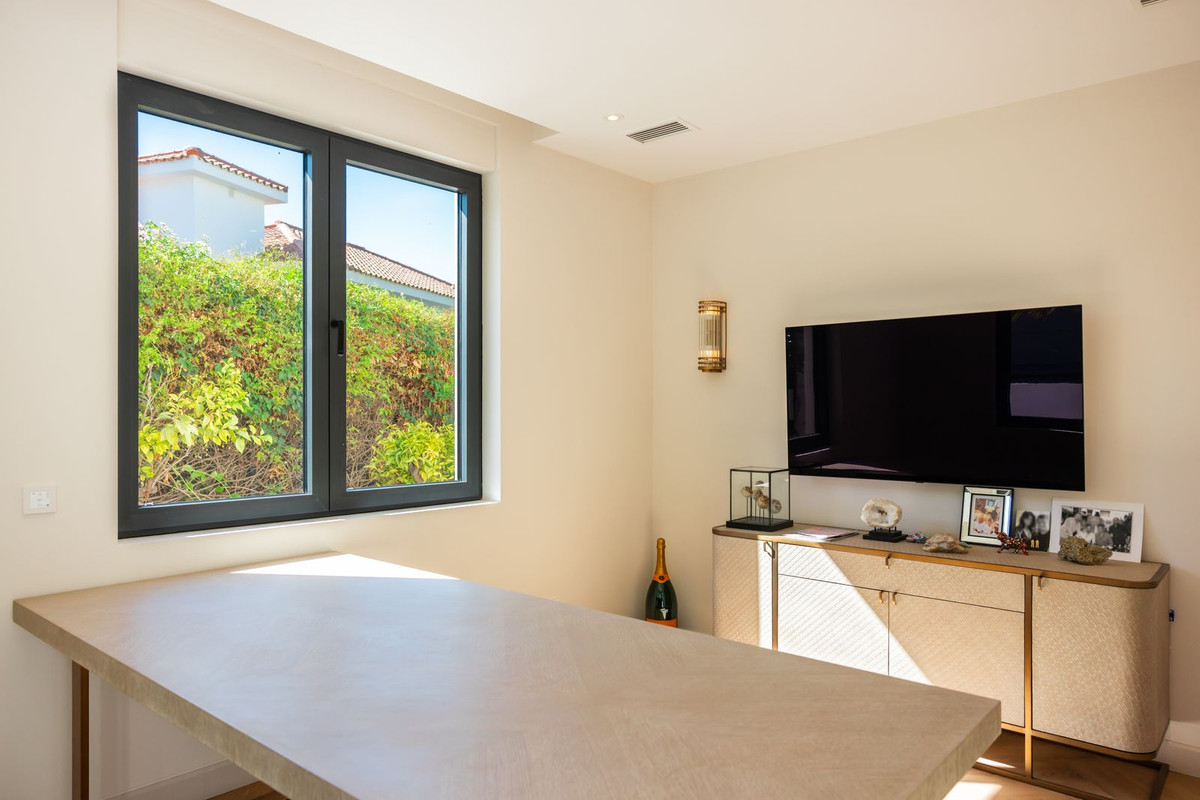 Se vende Villa - Chalet de 6 dormitorios en Costa Del Sol, Málaga, España