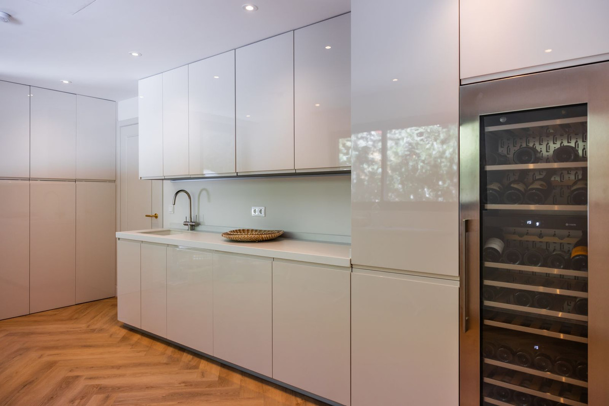 Se vende Villa - Chalet de 6 dormitorios en Costa Del Sol, Málaga, España