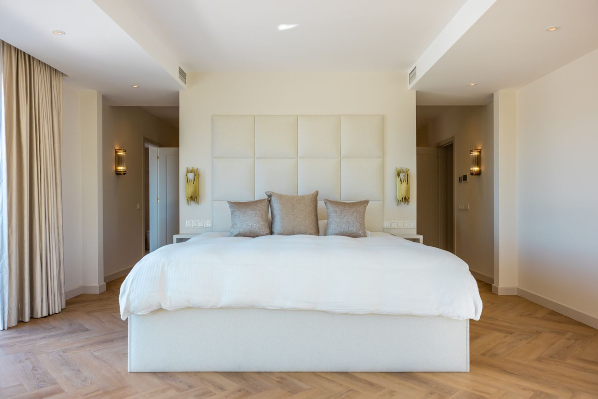 Se vende Villa - Chalet de 6 dormitorios en Costa Del Sol, Málaga, España