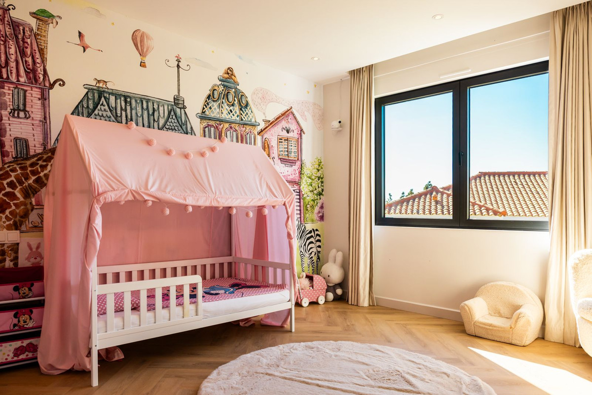 Se vende Villa - Chalet de 6 dormitorios en Costa Del Sol, Málaga, España