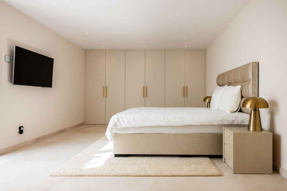 Se vende Villa - Chalet de 6 dormitorios en Costa Del Sol, Málaga, España