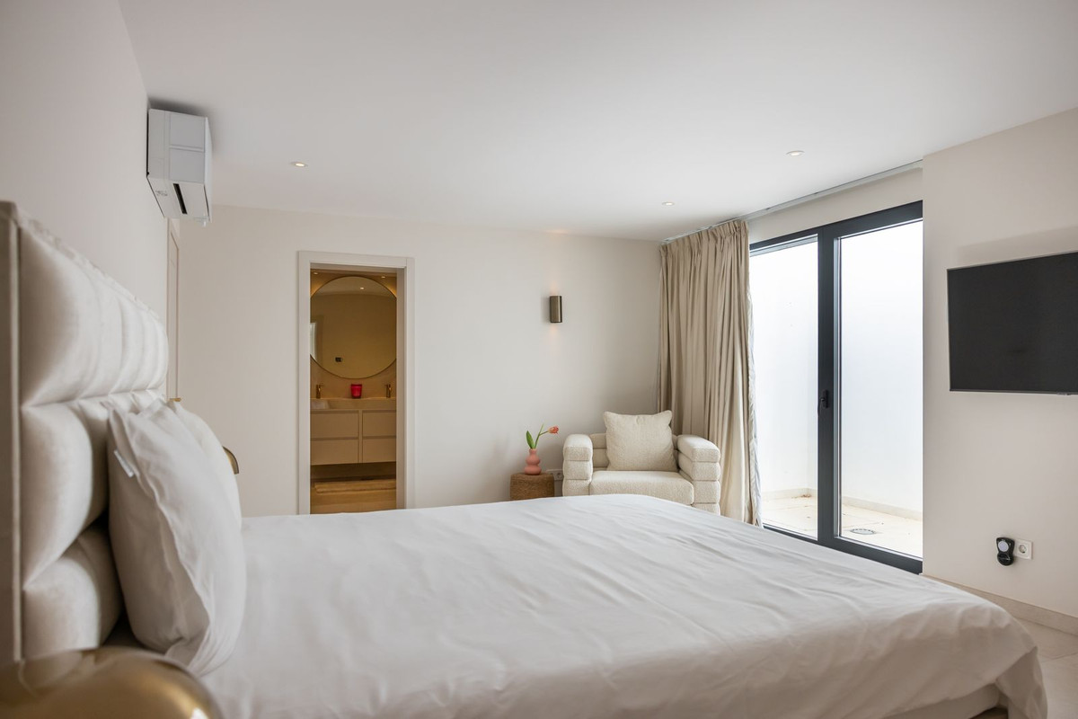 Se vende Villa - Chalet de 6 dormitorios en Costa Del Sol, Málaga, España