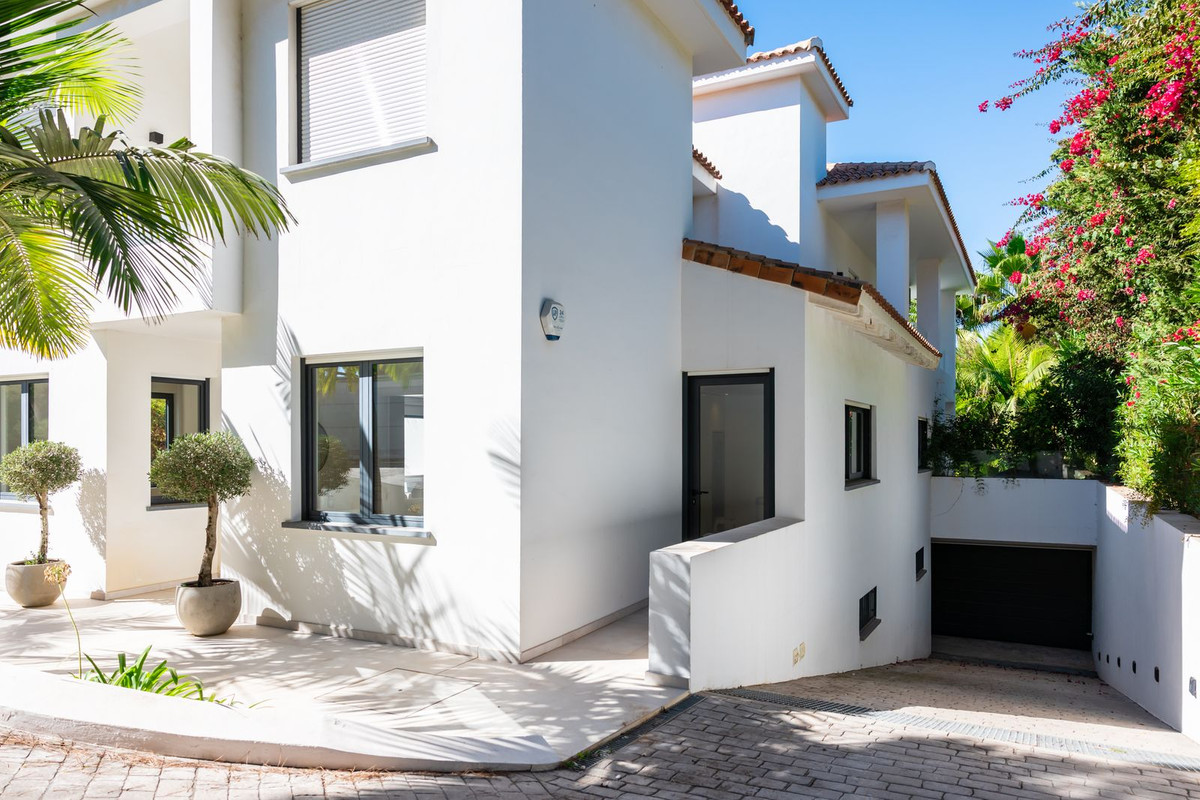 Se vende Villa - Chalet de 6 dormitorios en Costa Del Sol, Málaga, España