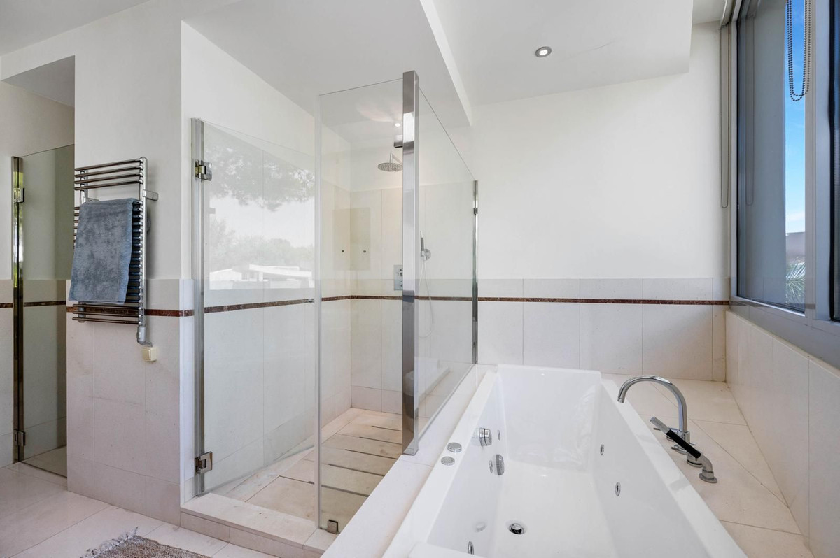 2 Bed Townhouse for sale in Sierra Blanca Costa Del Sol, Málaga, Spain