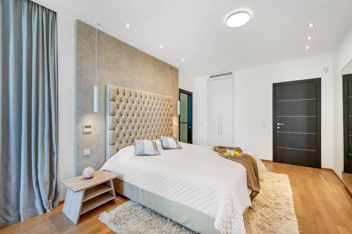 2 Bed Townhouse for sale in Sierra Blanca Costa Del Sol, Málaga, Spain