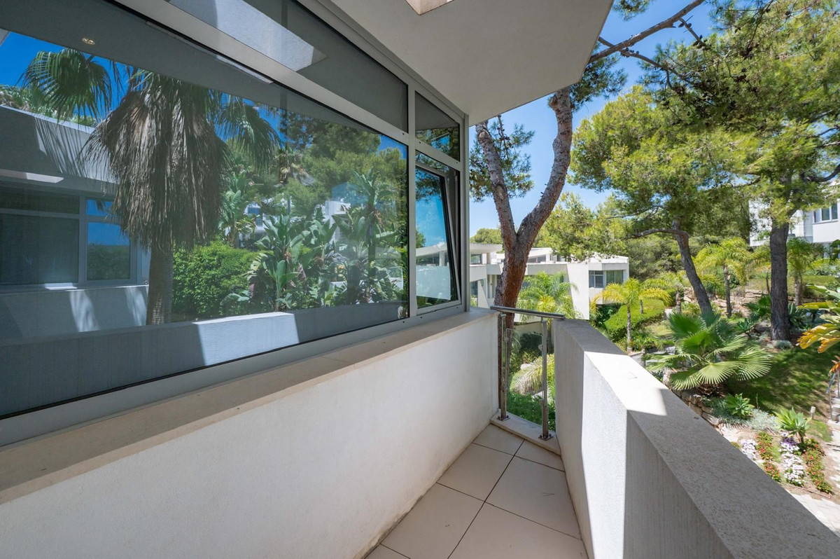 2 Bed Townhouse for sale in Sierra Blanca Costa Del Sol, Málaga, Spain