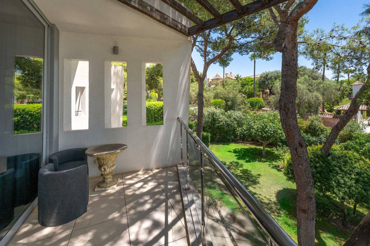 2 Bed Townhouse for sale in Sierra Blanca Costa Del Sol, Málaga, Spain