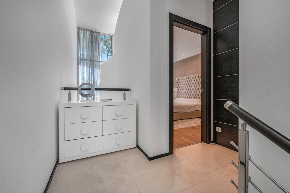 2 Bed Townhouse for sale in Sierra Blanca Costa Del Sol, Málaga, Spain