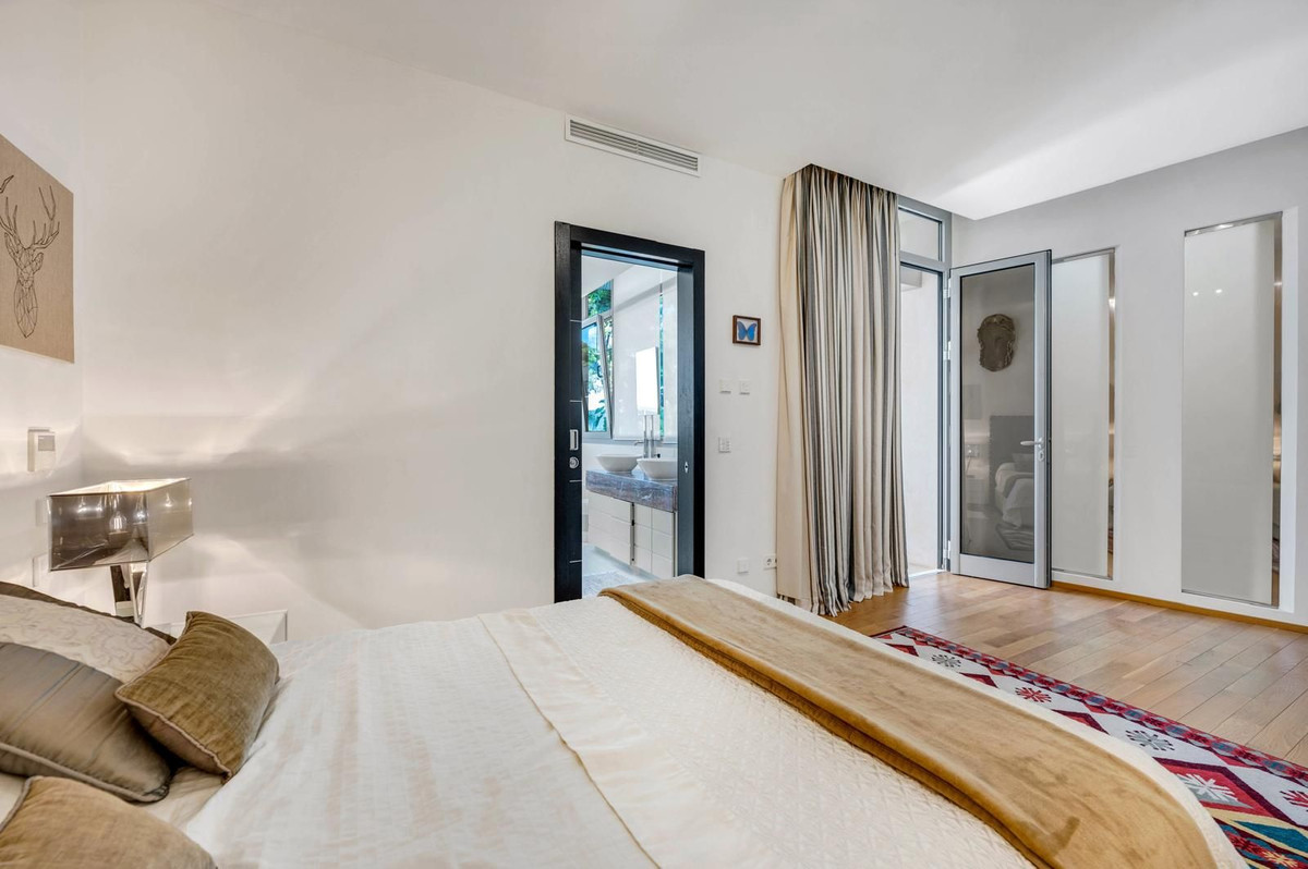 2 Bed Townhouse for sale in Sierra Blanca Costa Del Sol, Málaga, Spain
