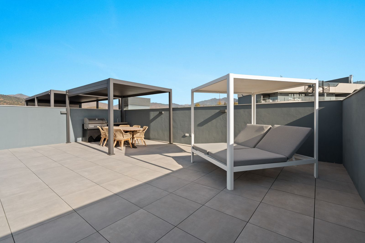 3 Bed Apartment for sale in Estepona Costa Del Sol, Málaga, Spain