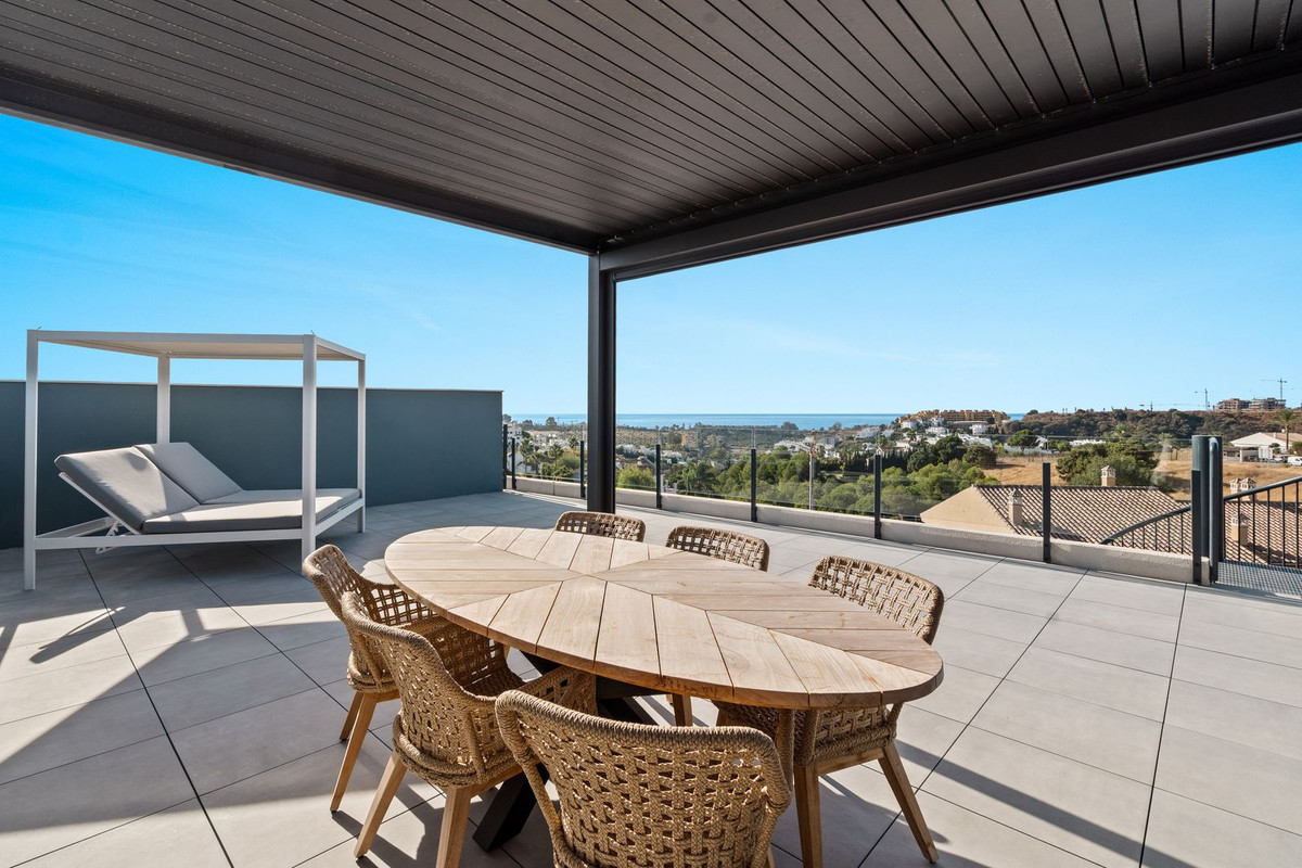 3 Bed Apartment for sale in Estepona Costa Del Sol, Málaga, Spain
