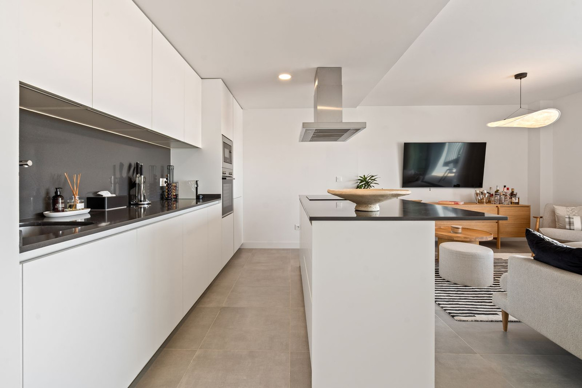 3 Bed Apartment for sale in Estepona Costa Del Sol, Málaga, Spain