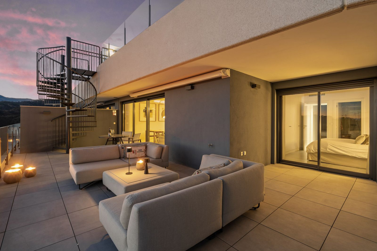 3 Bed Apartment for sale in Estepona Costa Del Sol, Málaga, Spain