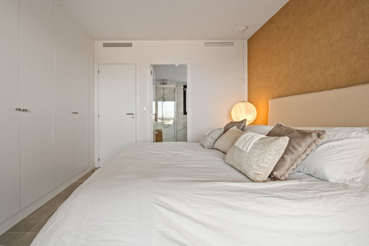 3 Bed Apartment for sale in Estepona Costa Del Sol, Málaga, Spain