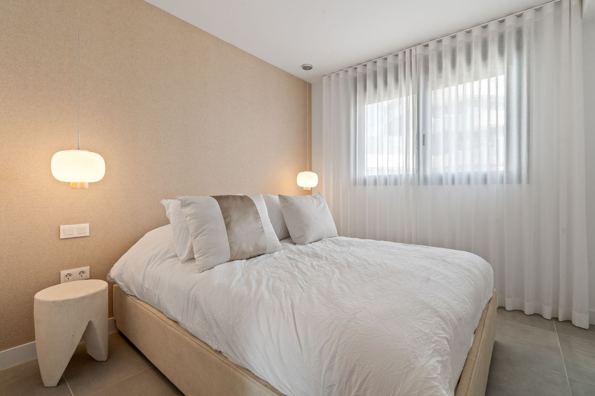 3 Bed Apartment for sale in Estepona Costa Del Sol, Málaga, Spain