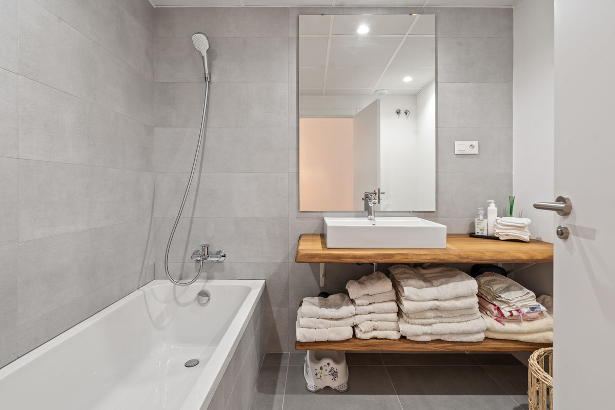 3 Bed Apartment for sale in Estepona Costa Del Sol, Málaga, Spain