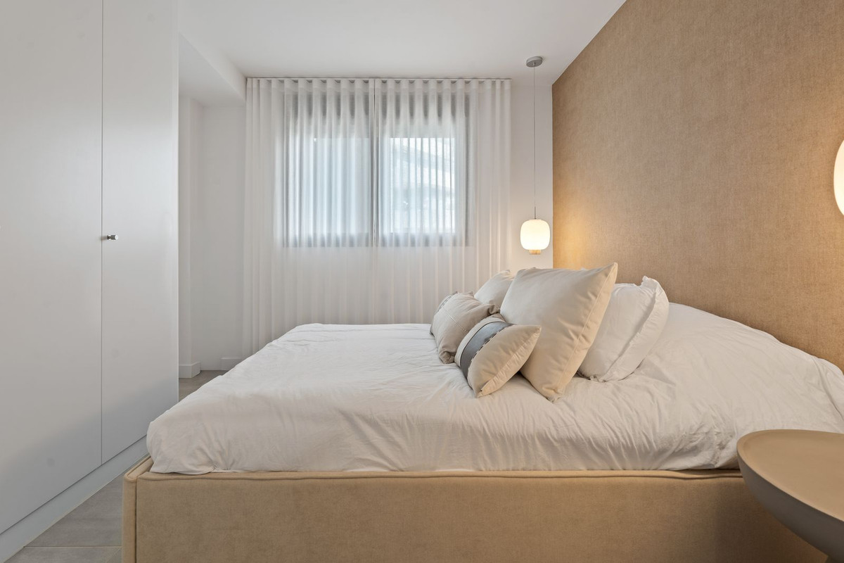 3 Bed Apartment for sale in Estepona Costa Del Sol, Málaga, Spain