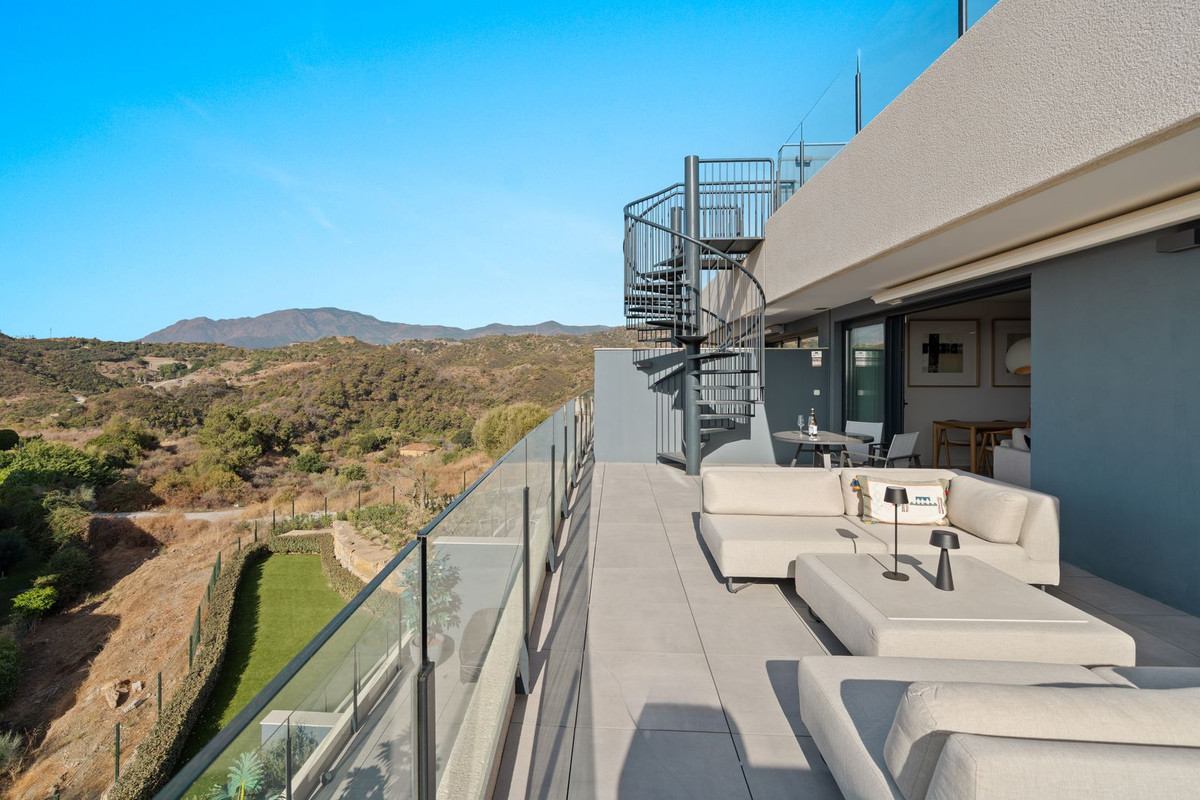 3 Bed Apartment for sale in Estepona Costa Del Sol, Málaga, Spain