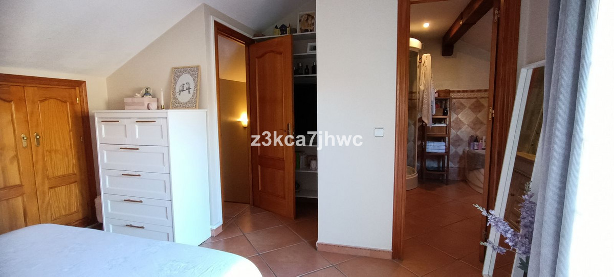 5 Bed Townhouse for sale in Estepona Costa Del Sol, Málaga, Spain