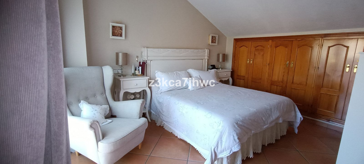 5 Bed Townhouse for sale in Estepona Costa Del Sol, Málaga, Spain