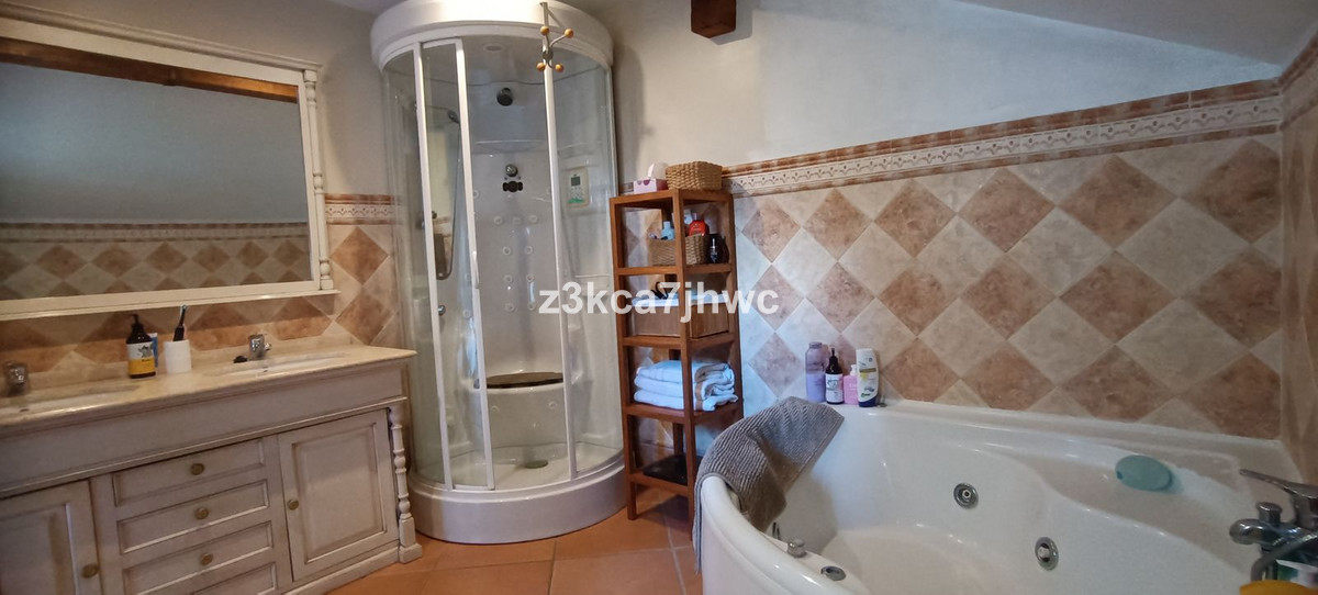 5 Bed Townhouse for sale in Estepona Costa Del Sol, Málaga, Spain