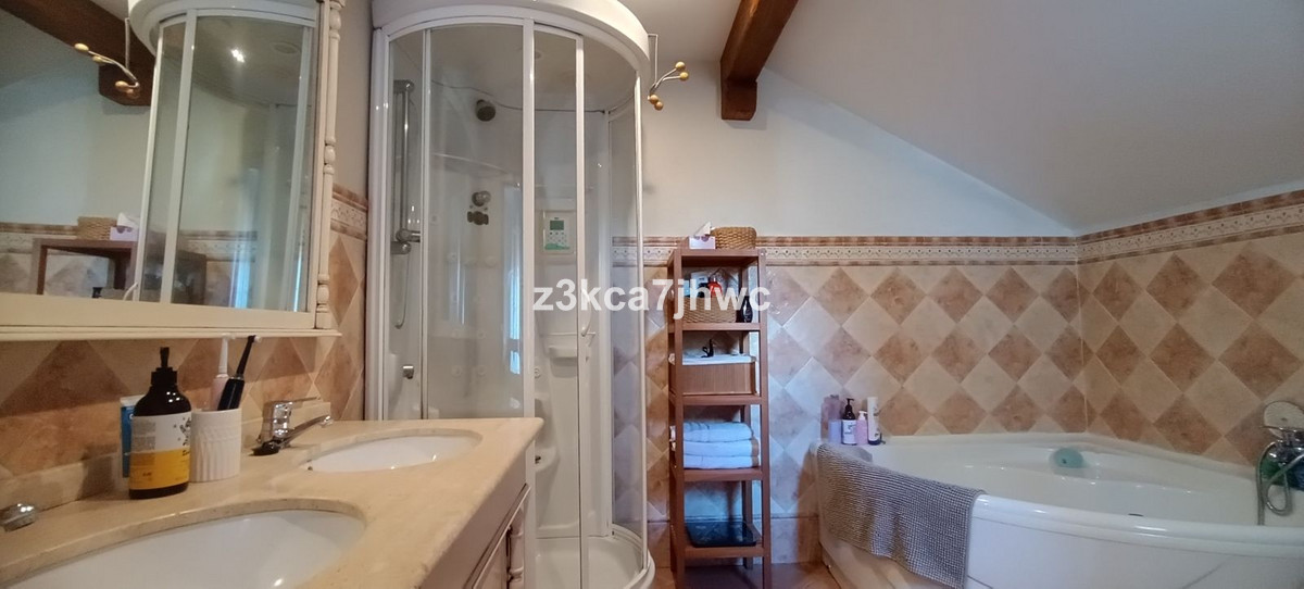 5 Bed Townhouse for sale in Estepona Costa Del Sol, Málaga, Spain