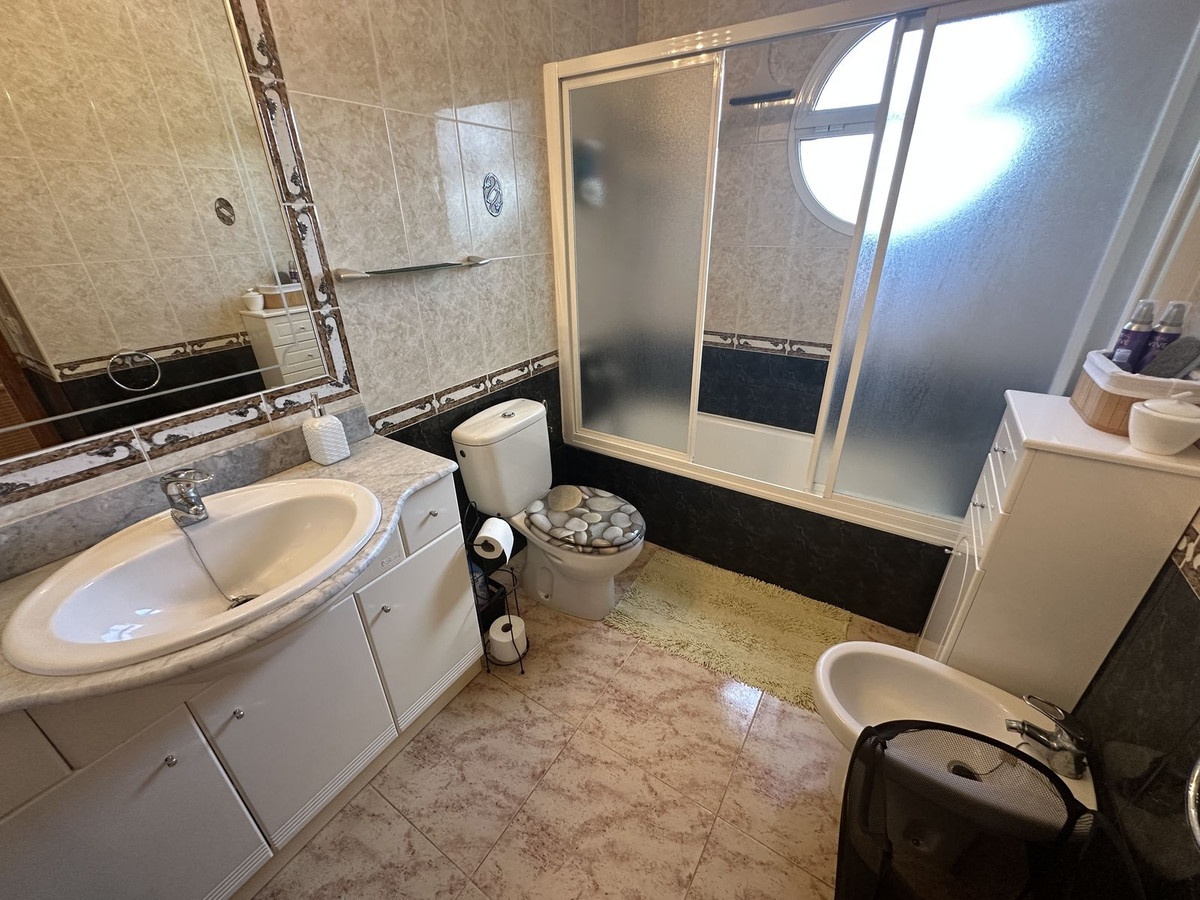 Se vende Pareada de 3 dormitorios en Costa Blanca, Alicante, España