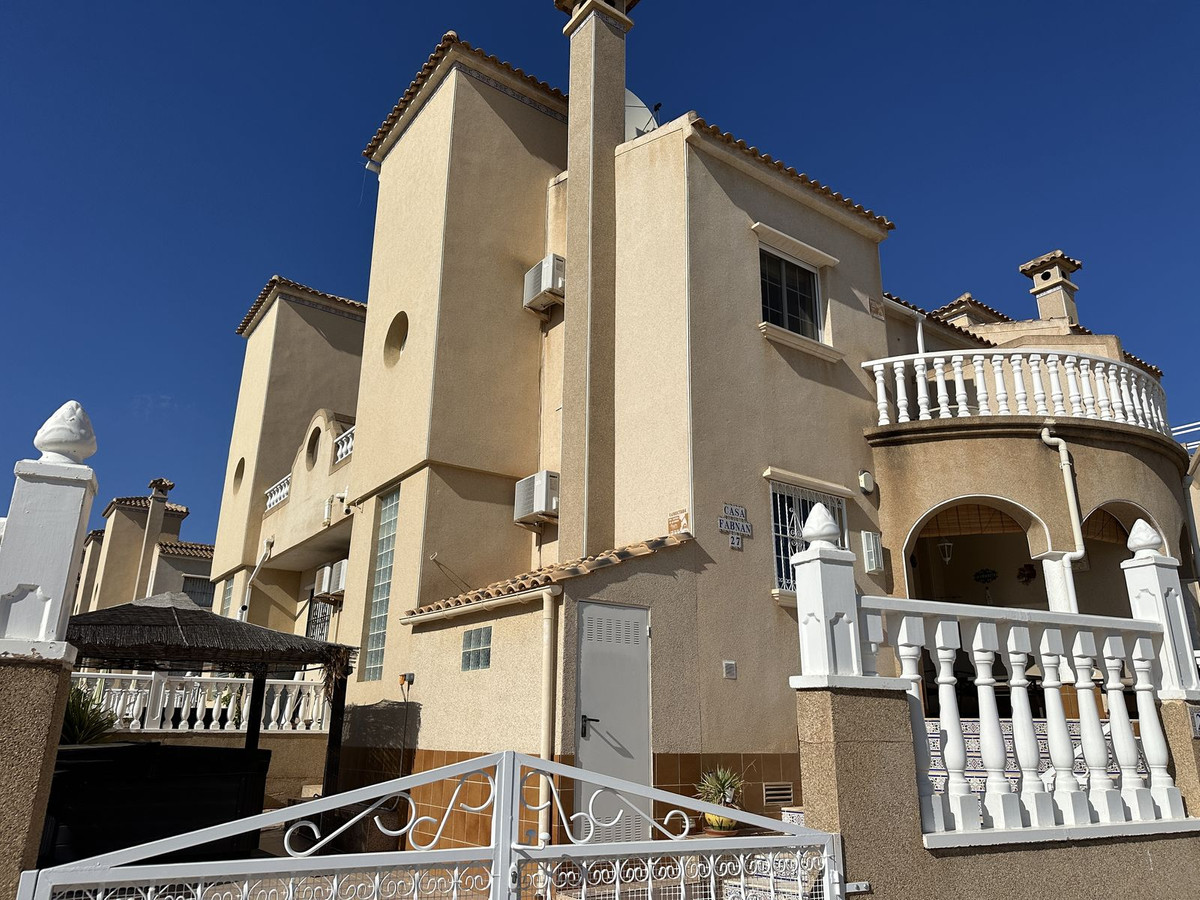 Se vende Pareada de 3 dormitorios en Costa Blanca, Alicante, España
