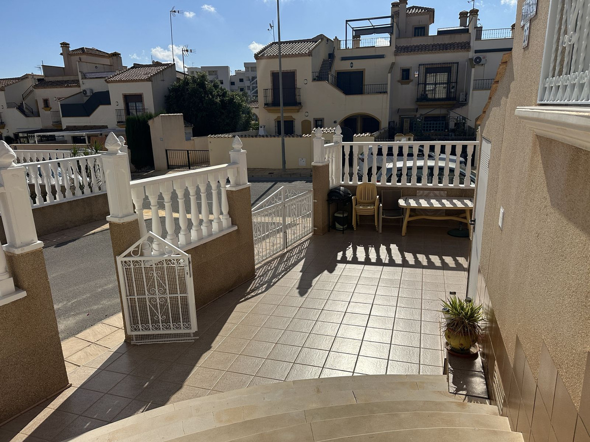 Se vende Pareada de 3 dormitorios en Costa Blanca, Alicante, España