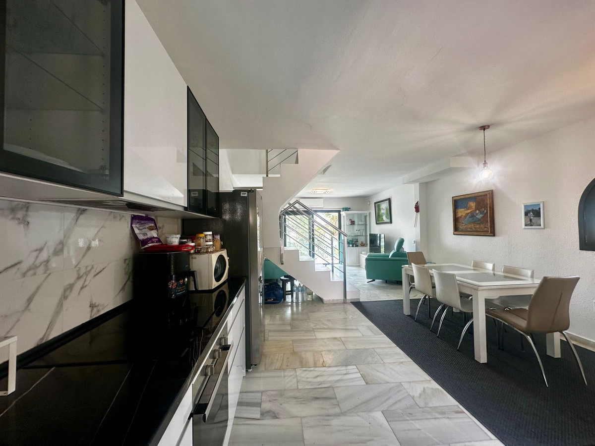 4 Bed Townhouse for sale in Calahonda Costa Del Sol, Málaga, Spain
