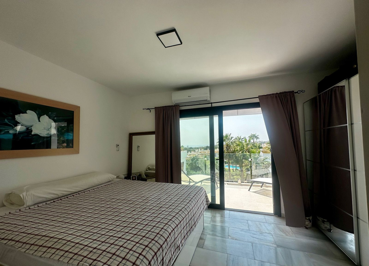 4 Bed Townhouse for sale in Calahonda Costa Del Sol, Málaga, Spain