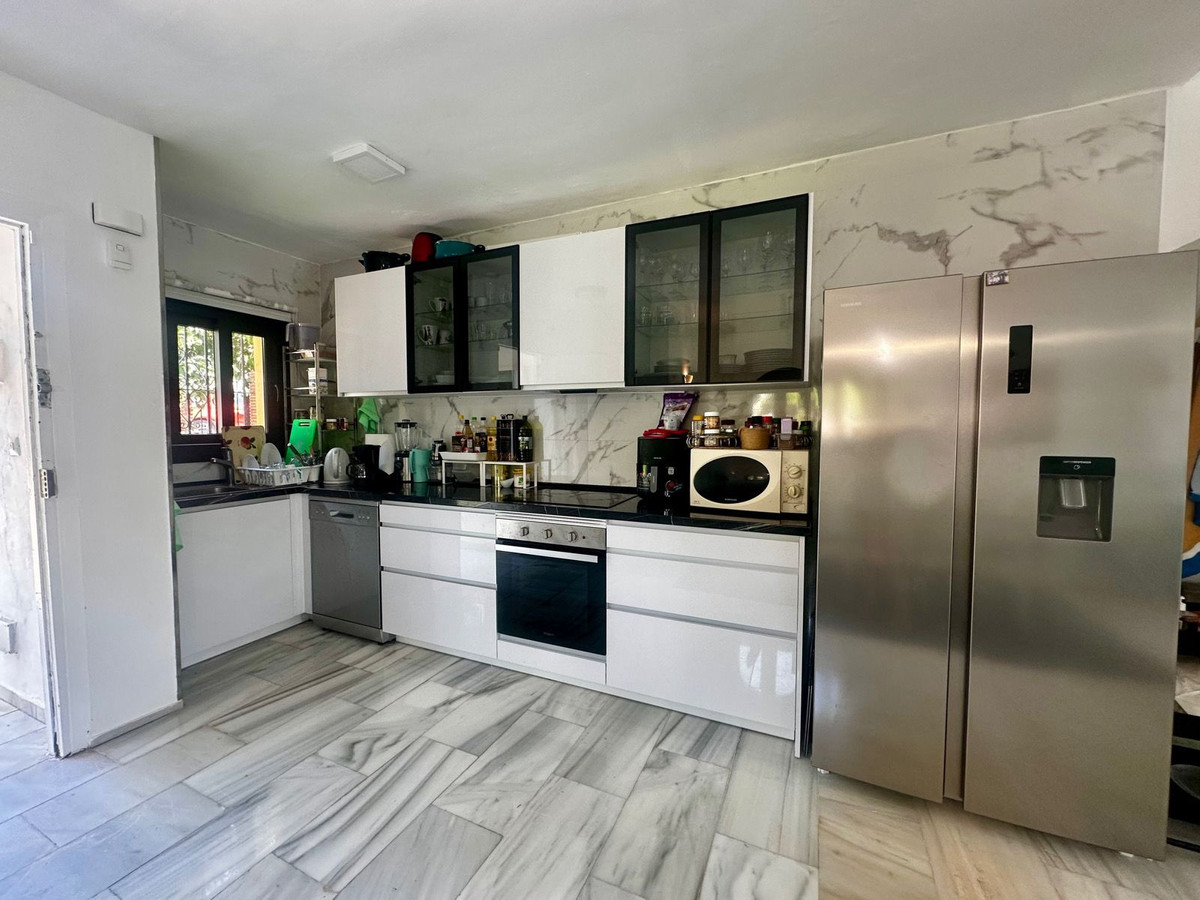 4 Bed Townhouse for sale in Calahonda Costa Del Sol, Málaga, Spain