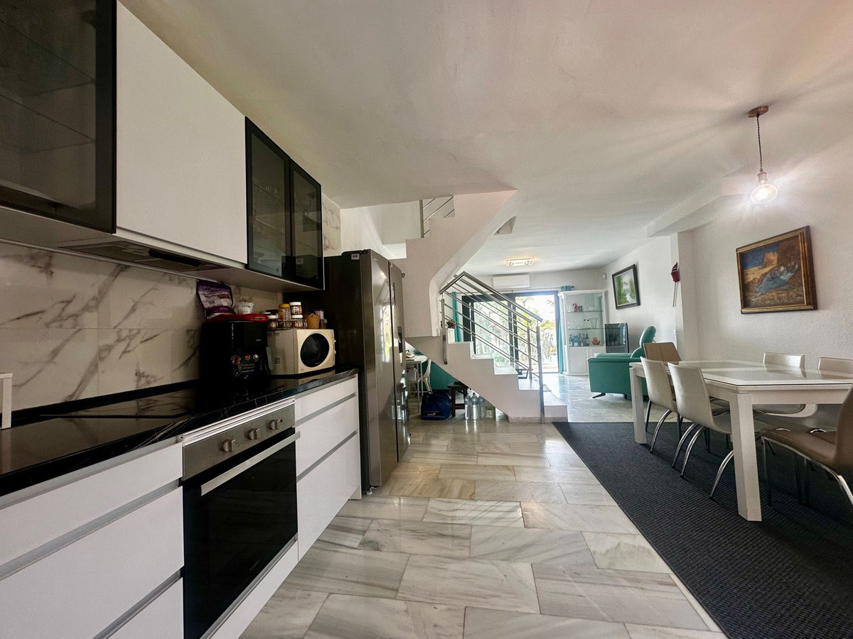 4 Bed Townhouse for sale in Calahonda Costa Del Sol, Málaga, Spain