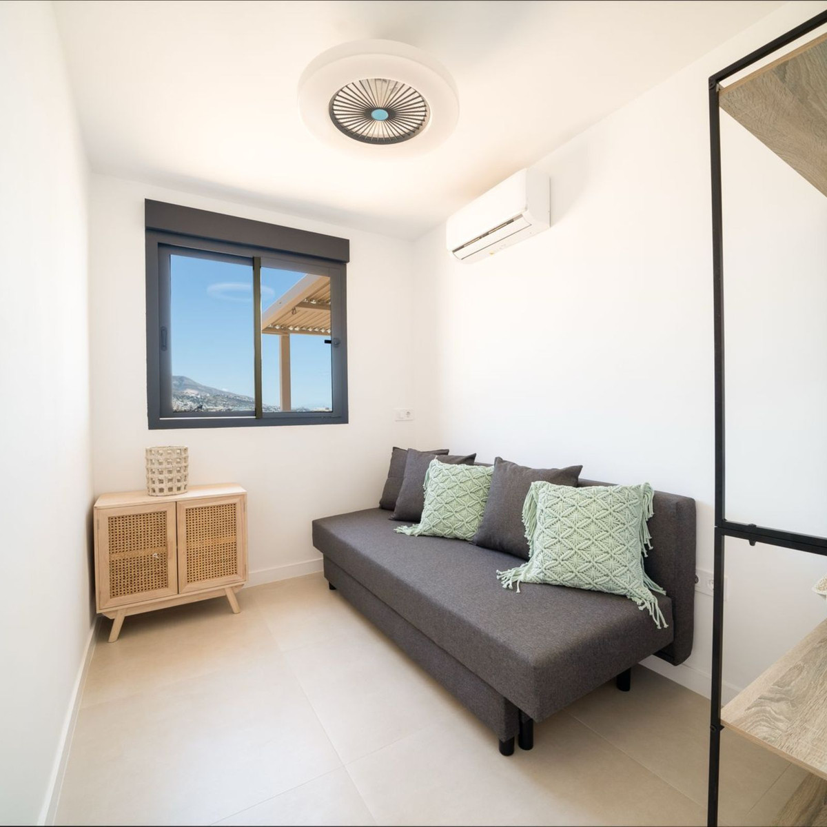 2 Bed Apartment for sale in Fuengirola Costa Del Sol, Málaga, Spain