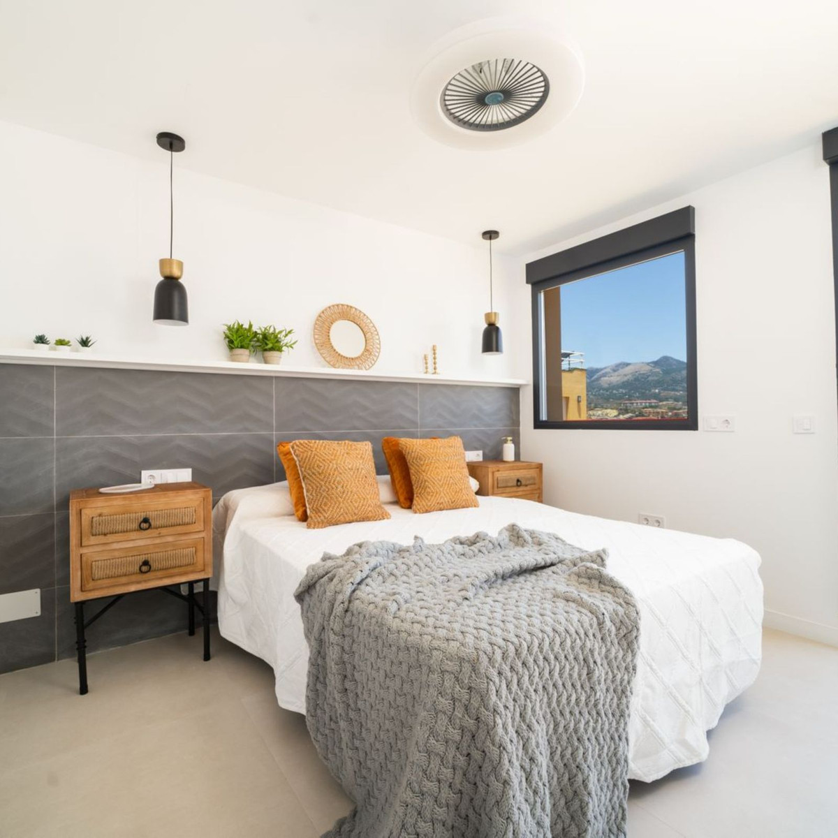 2 Bed Apartment for sale in Fuengirola Costa Del Sol, Málaga, Spain