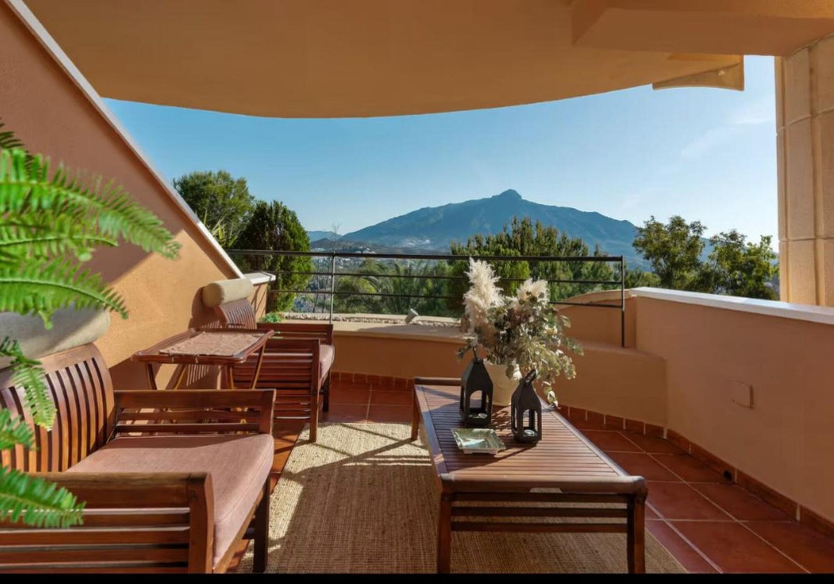 2 Bed Apartment for sale in Nueva Andalucía Costa Del Sol, Málaga, Spain