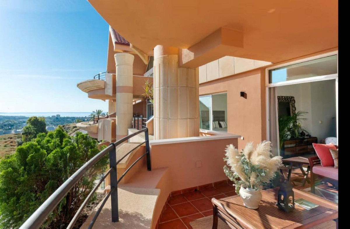 2 Bed Apartment for sale in Nueva Andalucía Costa Del Sol, Málaga, Spain