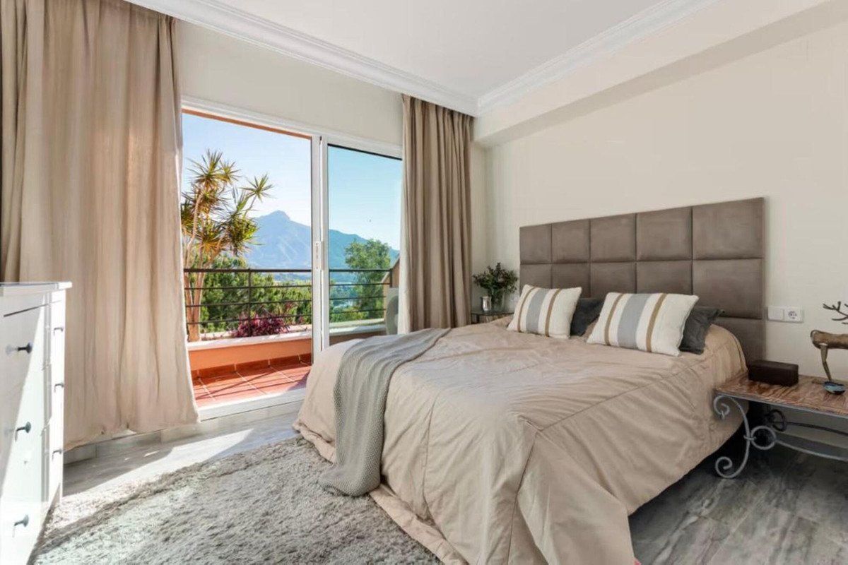 2 Bed Apartment for sale in Nueva Andalucía Costa Del Sol, Málaga, Spain