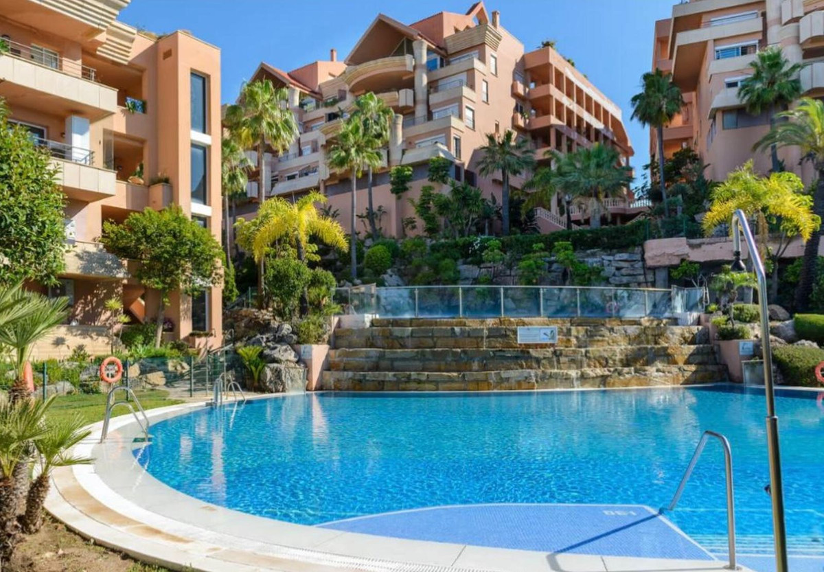 2 Bed Apartment for sale in Nueva Andalucía Costa Del Sol, Málaga, Spain