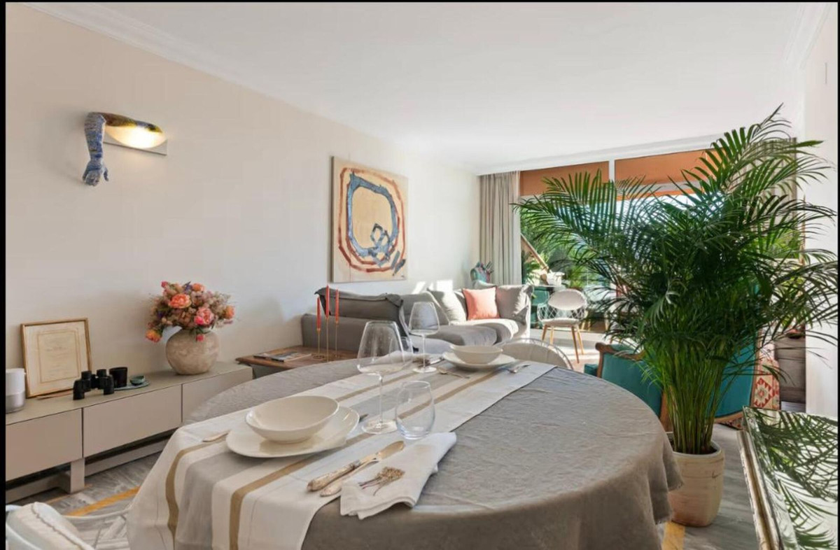 2 Bed Apartment for sale in Nueva Andalucía Costa Del Sol, Málaga, Spain