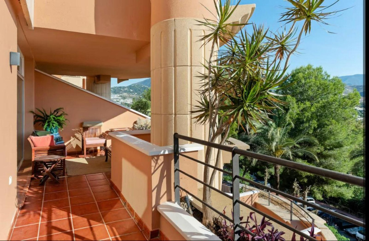 2 Bed Apartment for sale in Nueva Andalucía Costa Del Sol, Málaga, Spain