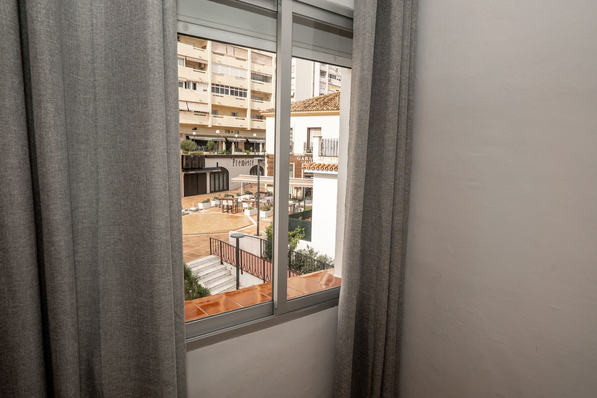 4 Bed Apartment for sale in Marbella Costa Del Sol, Málaga, Spain