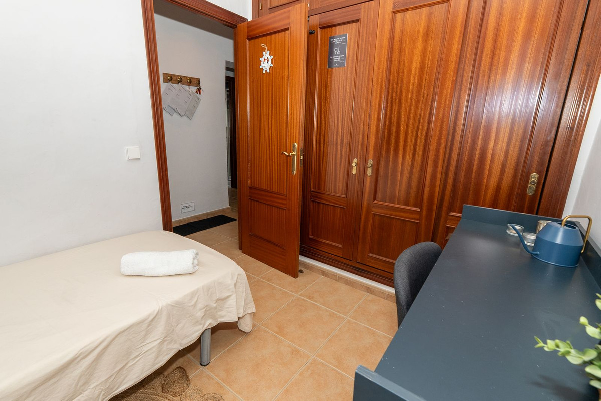 4 Bed Apartment for sale in Marbella Costa Del Sol, Málaga, Spain
