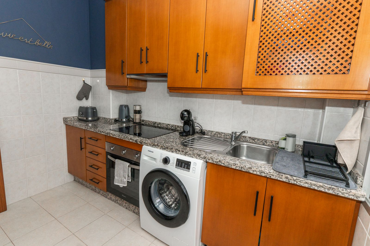 4 Bed Apartment for sale in Marbella Costa Del Sol, Málaga, Spain