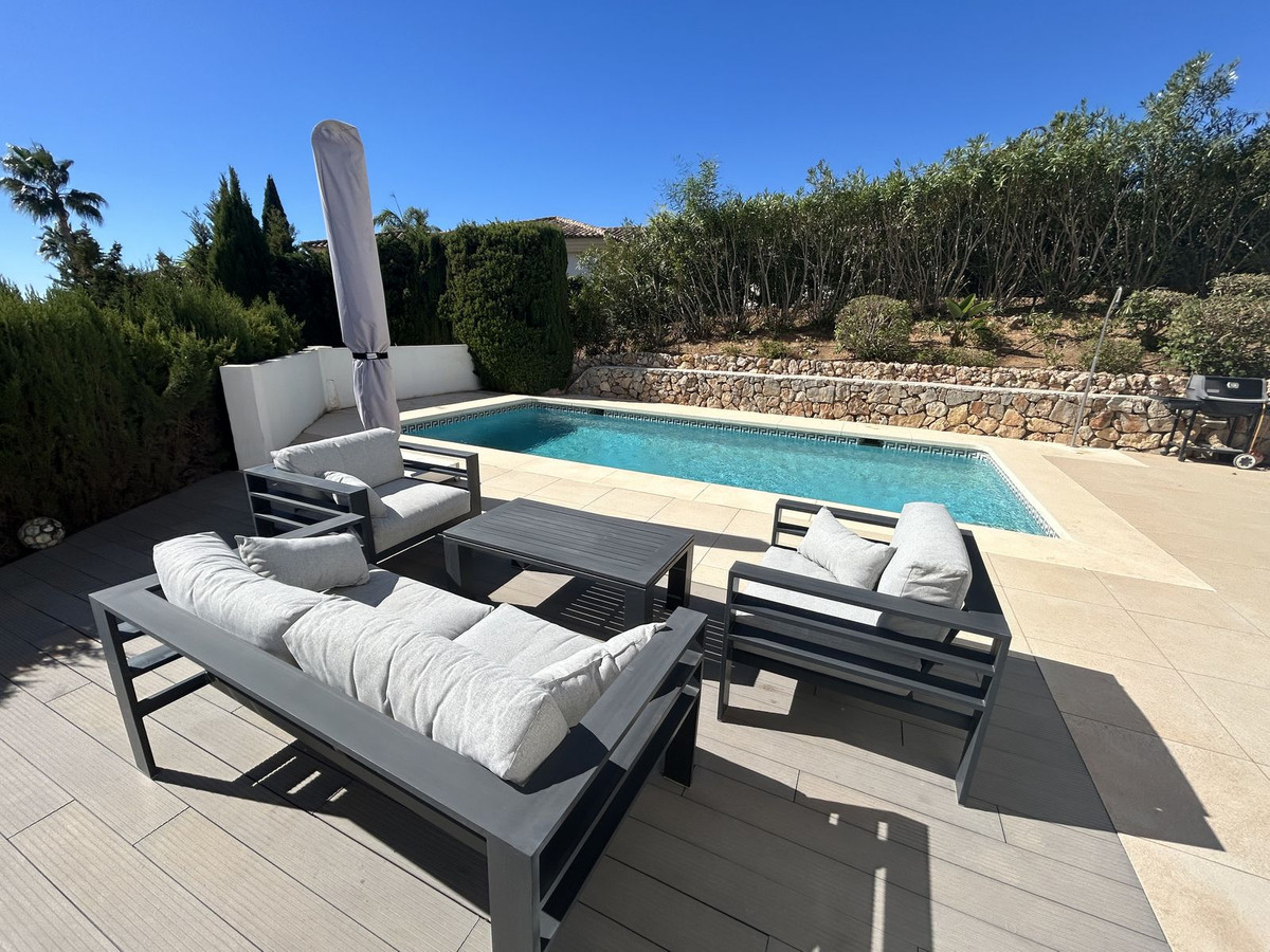 5 Bed Townhouse for sale in Elviria Costa Del Sol, Málaga, Spain
