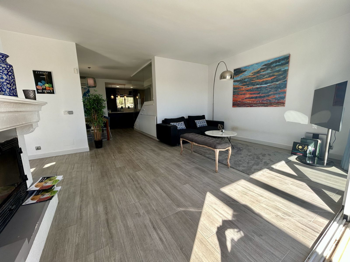 5 Bed Townhouse for sale in Elviria Costa Del Sol, Málaga, Spain