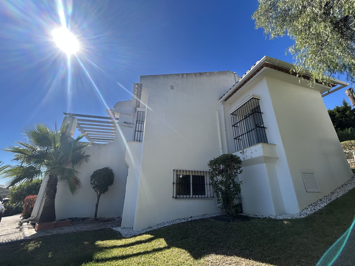 5 Bed Townhouse for sale in Elviria Costa Del Sol, Málaga, Spain